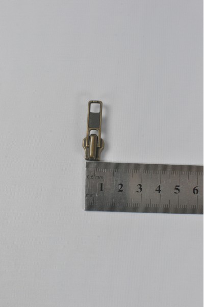 ZIP097  青古銅金屬拉鏈頭 正面照